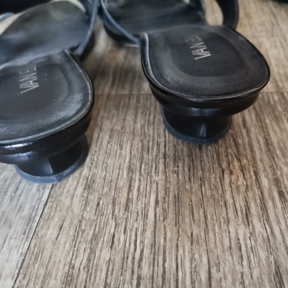 Vaneli Sandals - Picture 3 of 4